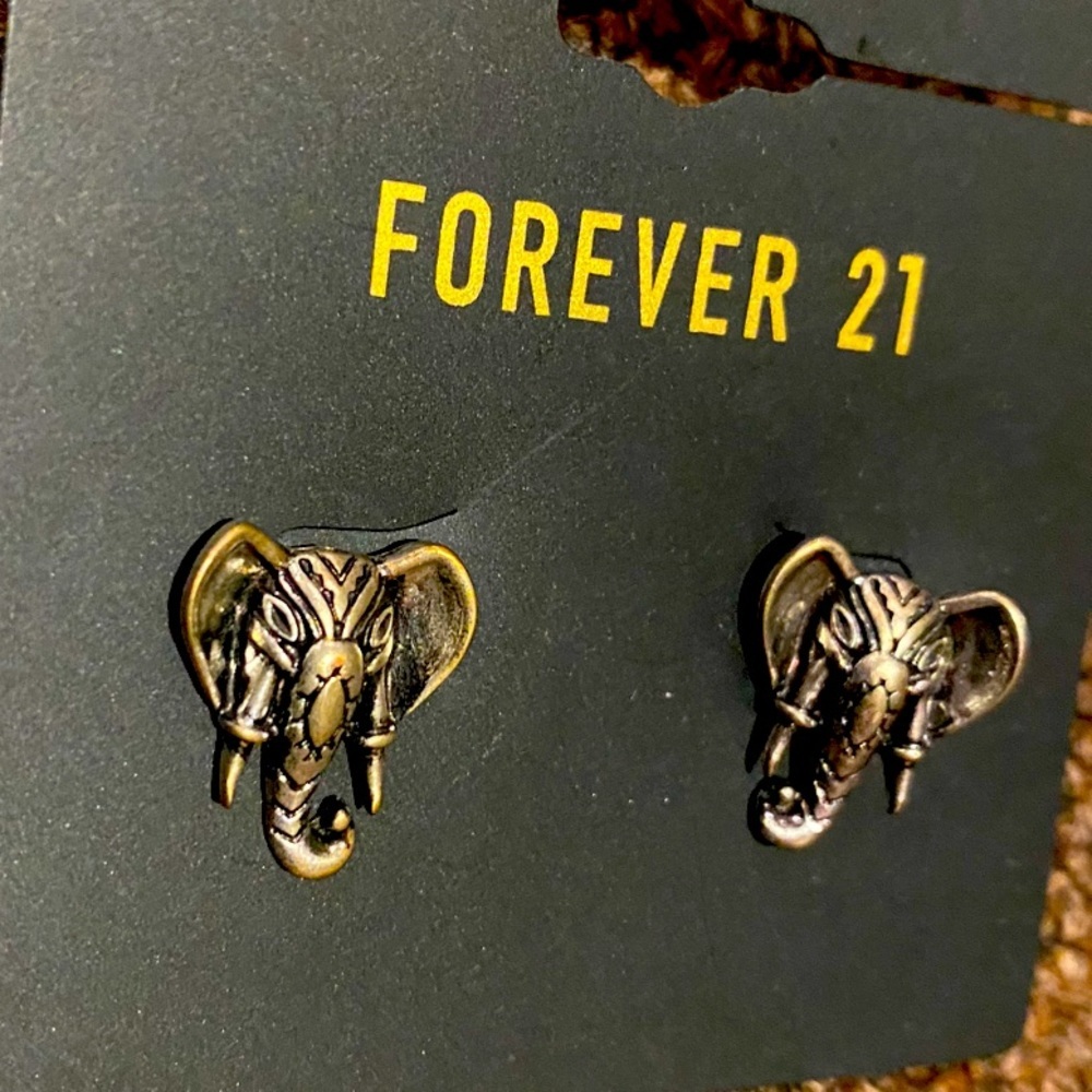 NEW! Forever 21 Elephant earrings pierced ear jewelry cute lucky animal gift
